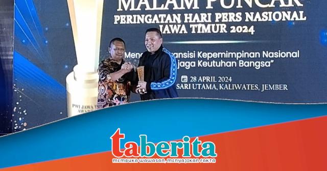 Sukses Bawa Olahraga Sampang Berprestasi, Aba Idi Terima Penghargaan dari PWI&nbsp;Jatim