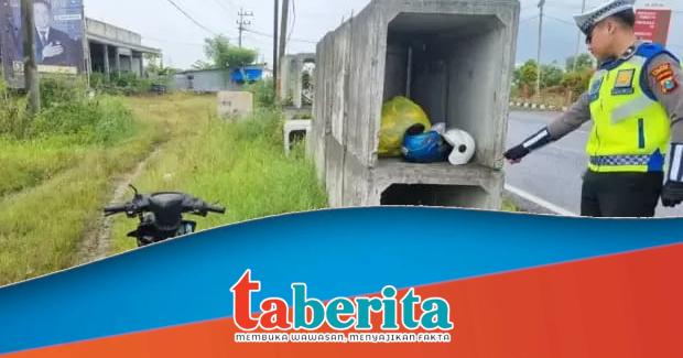 Satu Keluarga Asal Surabaya Mengalami Kecelakaan Tunggal di Sampang, Ayah dan Anak&nbsp;Tewas